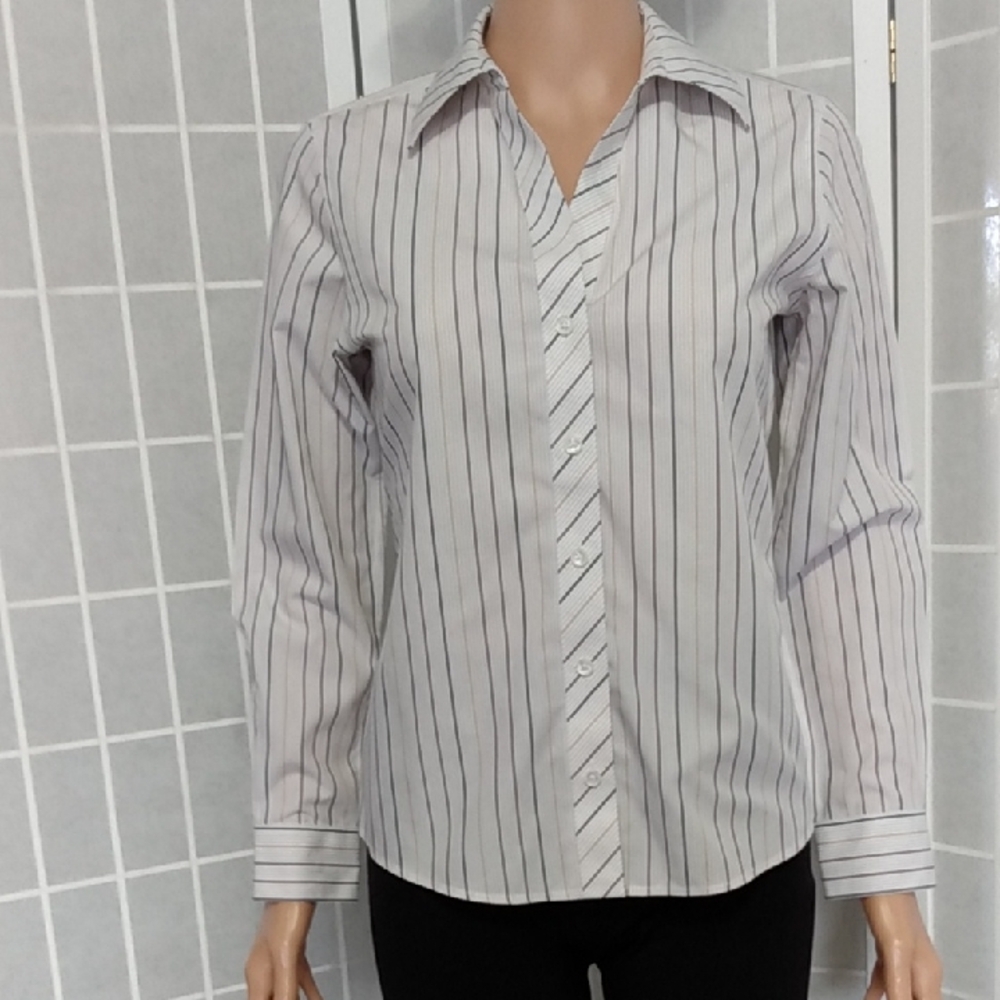 Gold Label Striped Button-Up Women's Top Size 4P Open Collar Button Cuff Sleeves